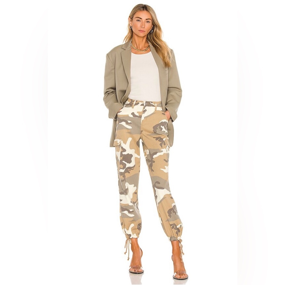 Superdown Kayla camo joggers size large Camouflage Cargo Pants